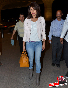 katrina-kaif-and-priyanka-chopra-snapped-at-mumbai-international-airport - photo11