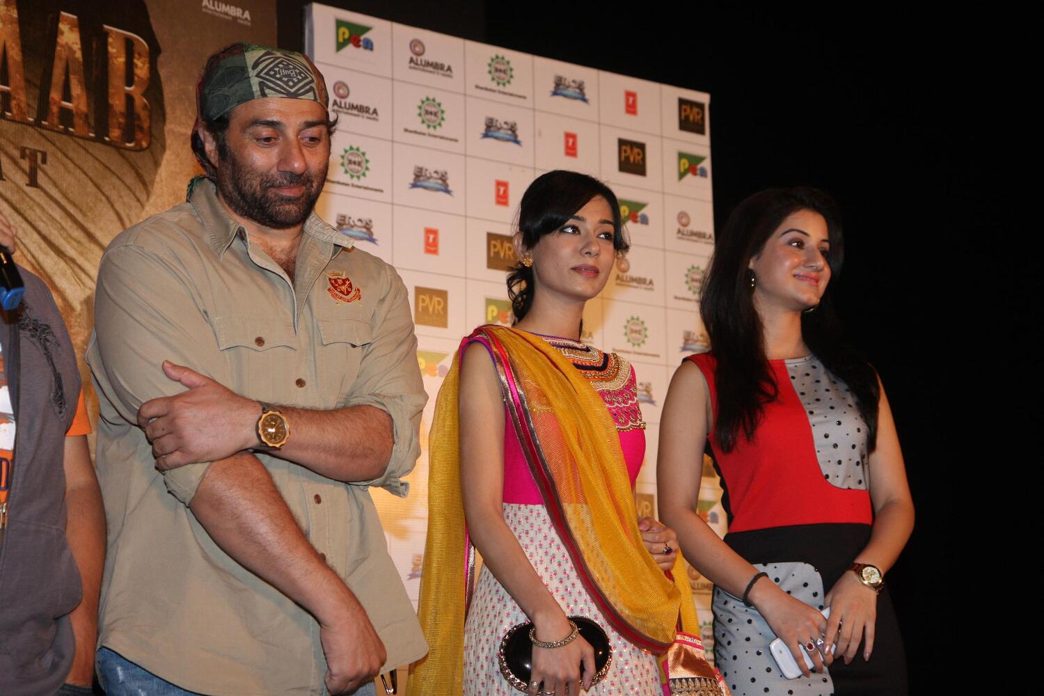 Sunny Deol Amrita Rao Anjali Abrol at the first look launch of Singh