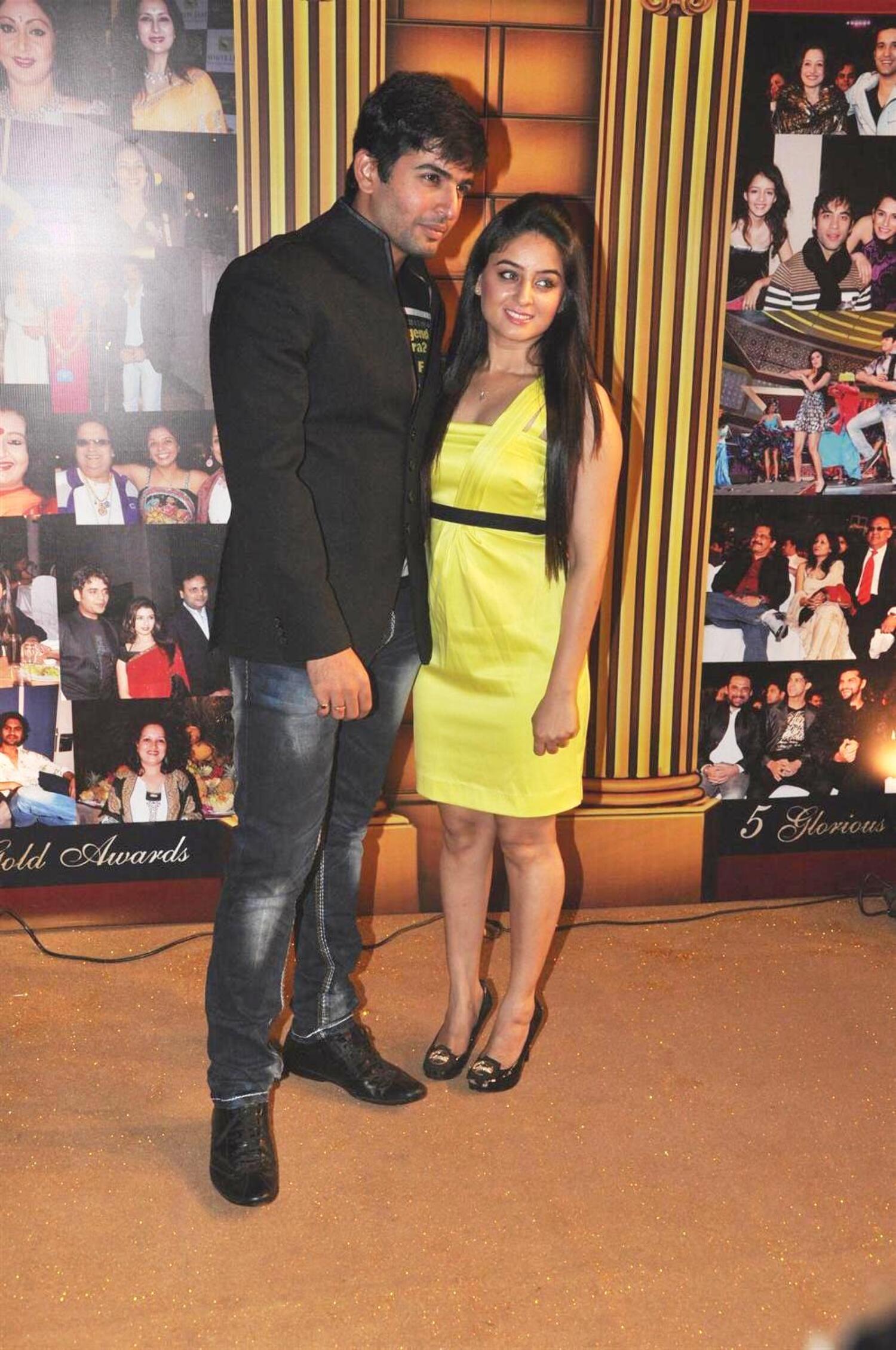 Jay Bhanushali with wife Mahi Vij at 5th Boroplus Gold Awards 2012 at