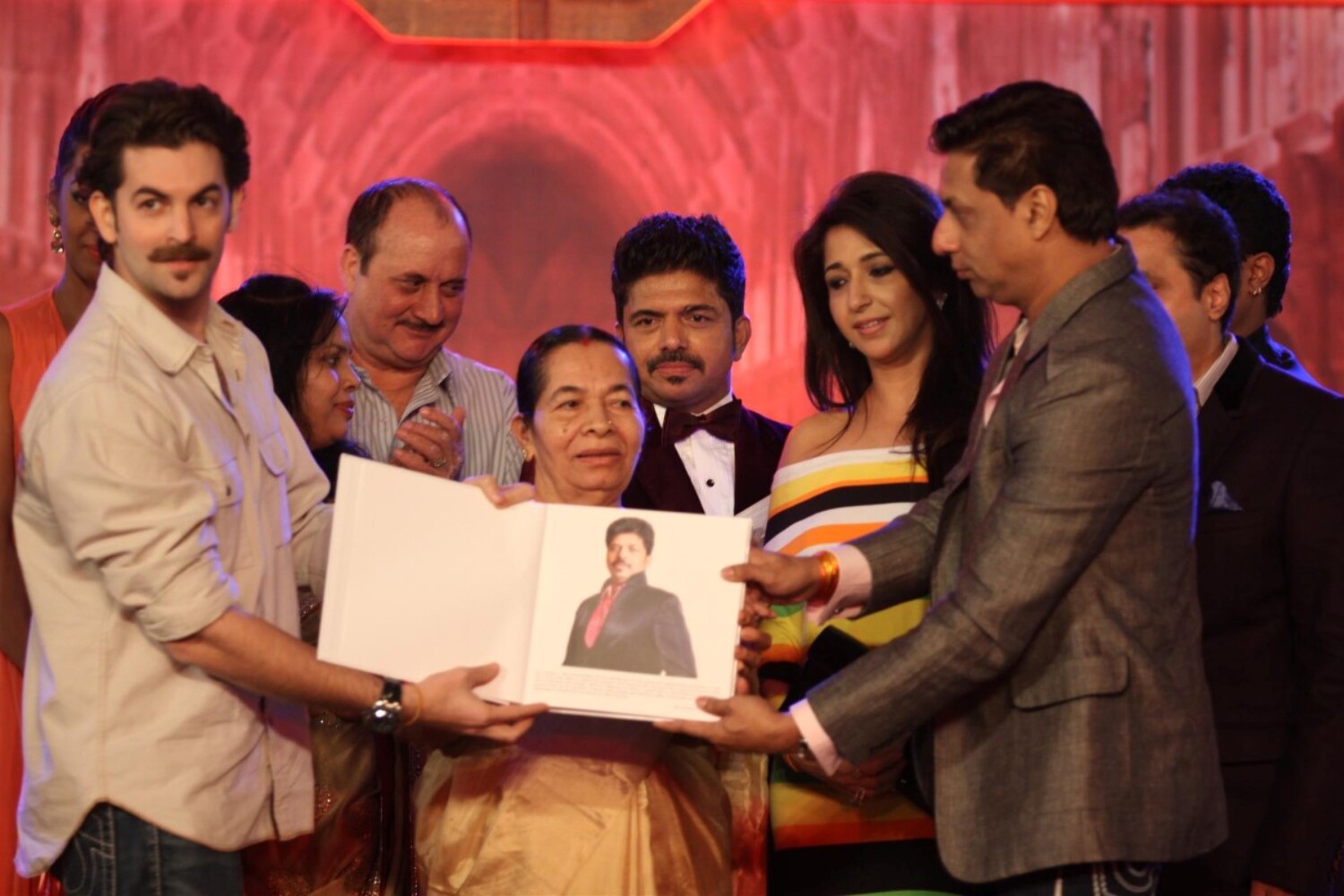 Neil Nitin Mukesh Raju Kher Hair Stylist Shiva With His Mother