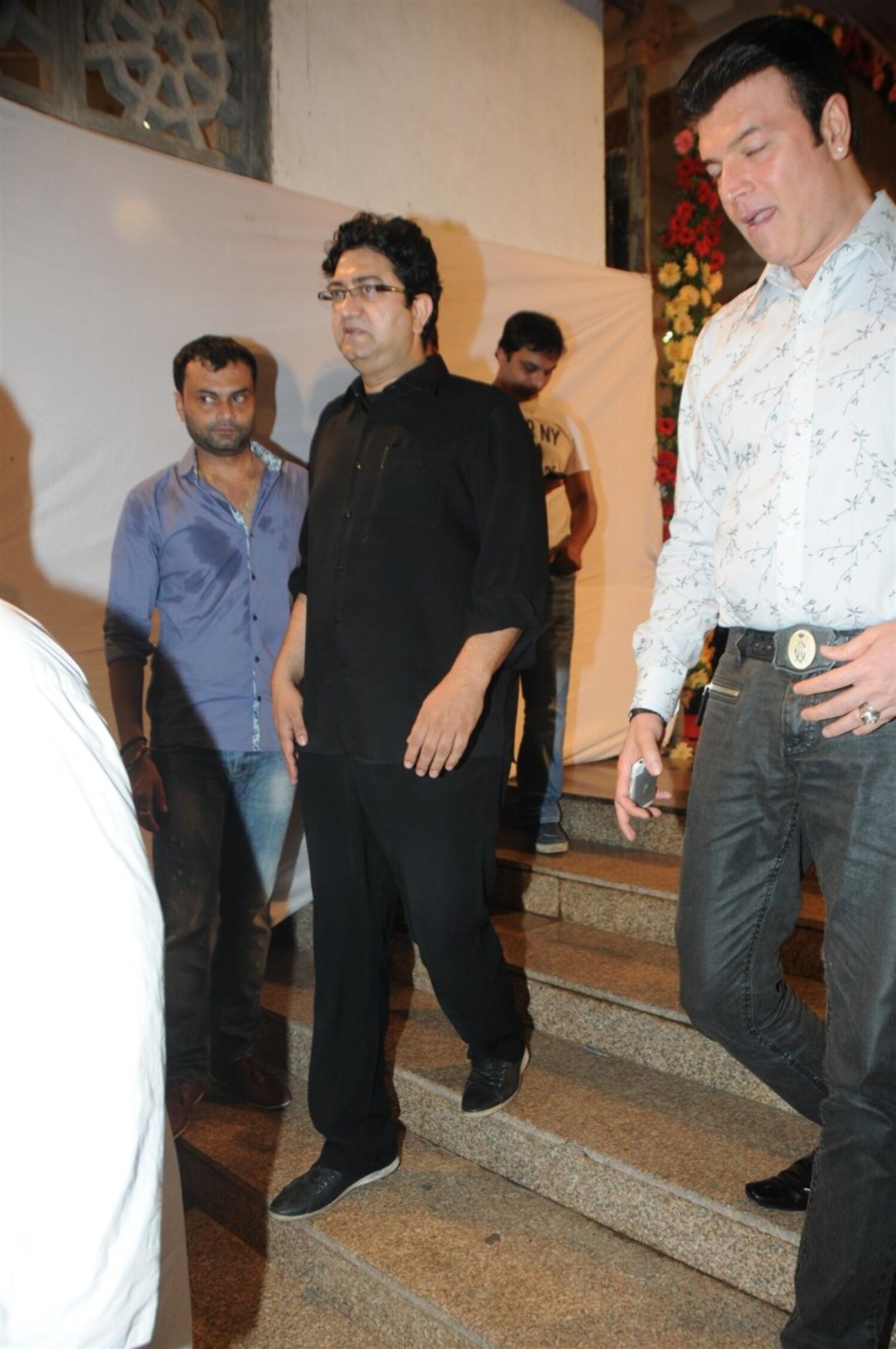 Prasoon Joshi And Aditya Pancholi At The Iftar Party By Ncp Politician Sharad Pawar At Haj House In Mumbai Rediff Bollywood Photos Photo 9 From Album Bollywood Celebs And Politicians