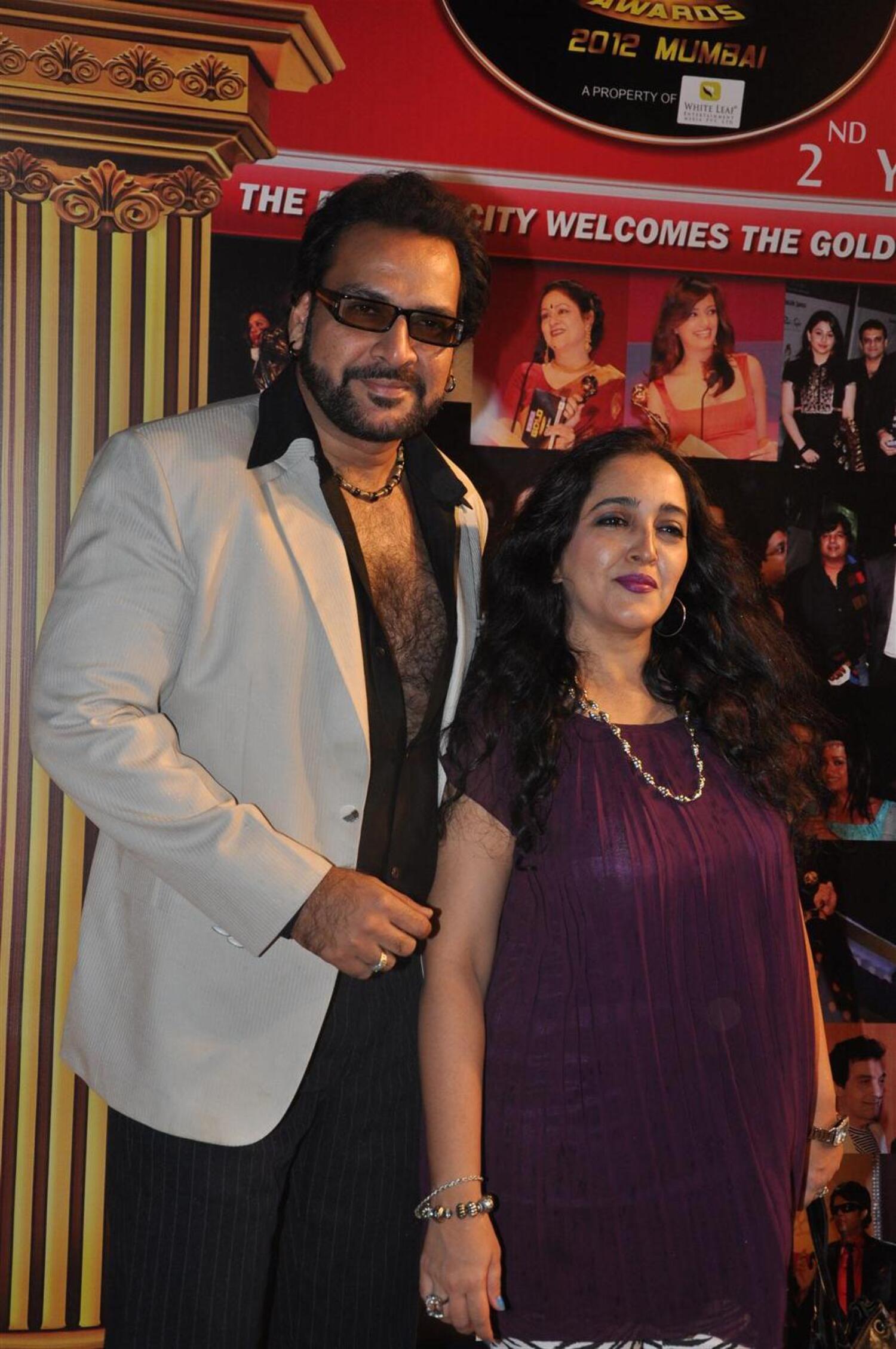  - uyp9aiyy267mjhl1.D.0.Shahbaaz-Khan-with-wife-at-5th-Boroplus-Gold-Awards-2012-at-Filmcity-in-Mumbai