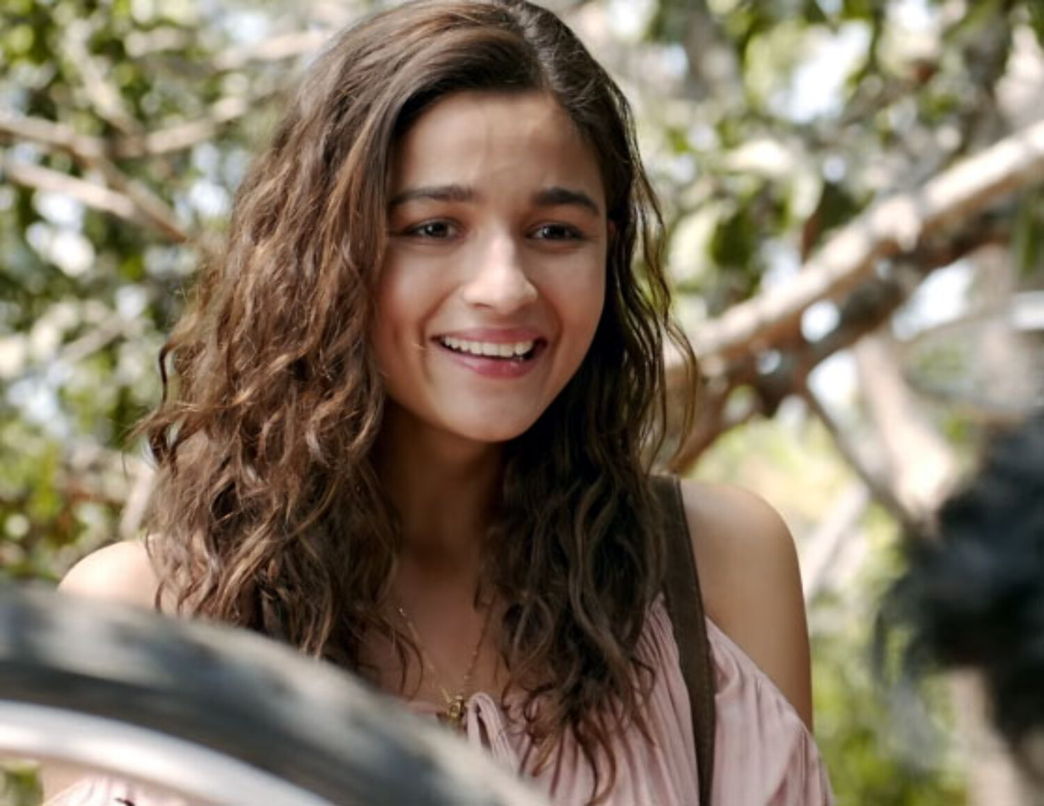 Alia Bhatt Dear Zindagi Movie Stills Alia Bhatt Photos On Rediff Pages 1525