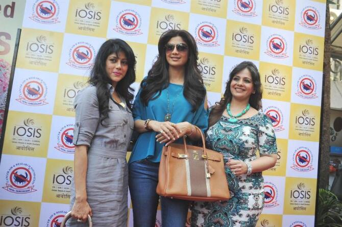 shilpa shetty spends time with special kids from carf-photo12