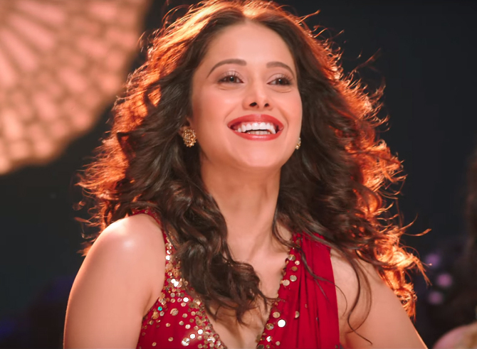 Nushrat Bharucha Sonu Ke Titu Ki Sweety Movie Song Stills Nushrat Bharucha Photos On Rediff