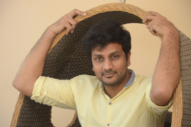 okka kshanam telugu movie photos-photo52