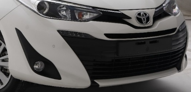 Toyota Yaris   Front Parking Sensor