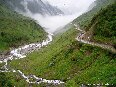 beautiful-scenery-on-char-dham-yatra-kedarnath-india