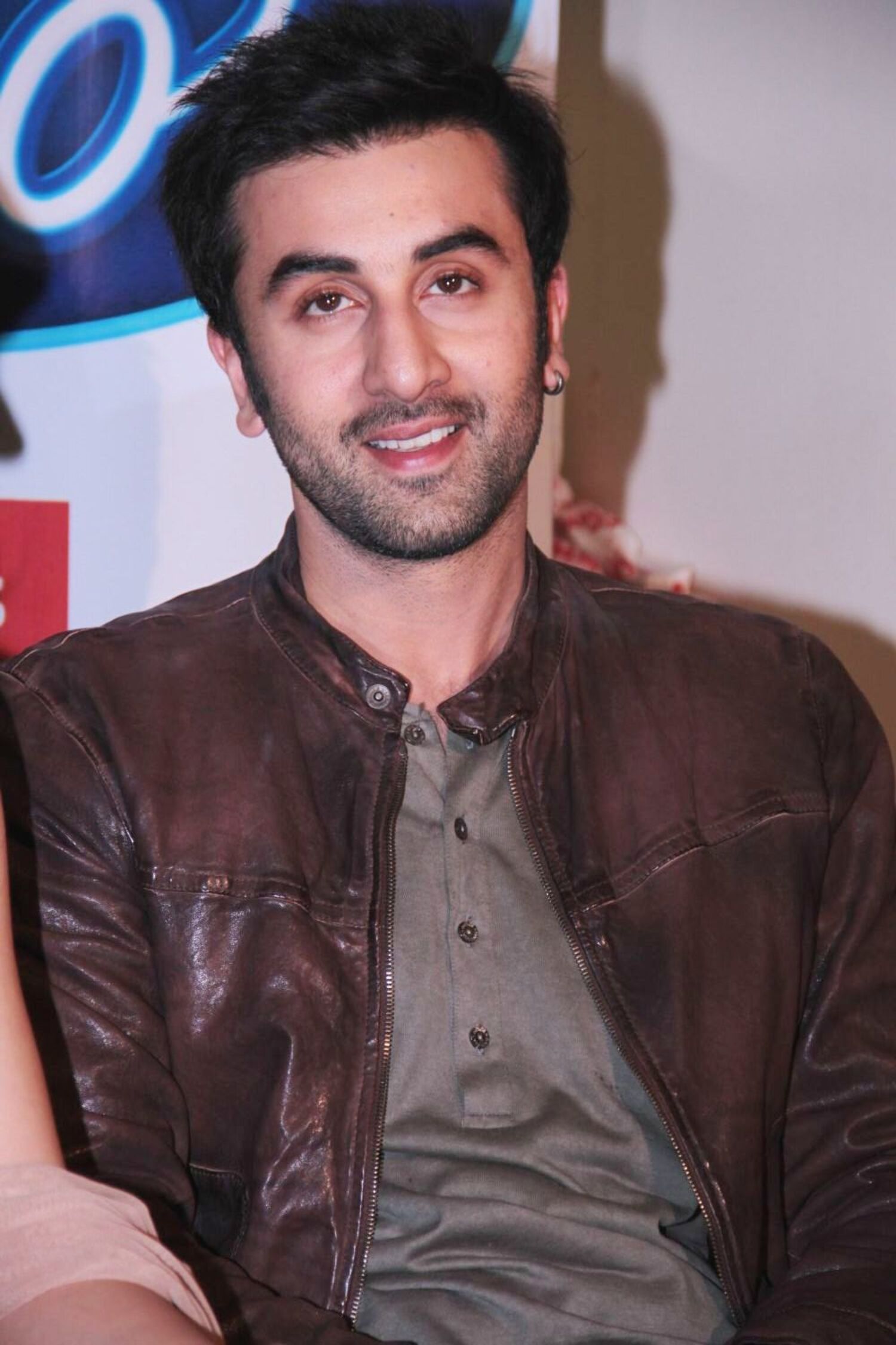 Ranbir Kapoor on the sets of Grand Finale of Indian Idol to promote ...