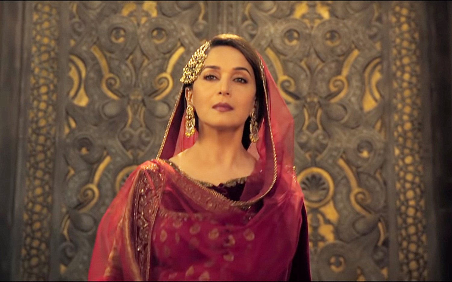 Madhuri Dixit KALANK Movie Photos 5 : kalank on Rediff Pages