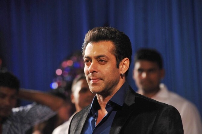 Bollywood Superstar Salman Khan at BIG STAR ENTERTAINMENT AWARDS 2013 ...